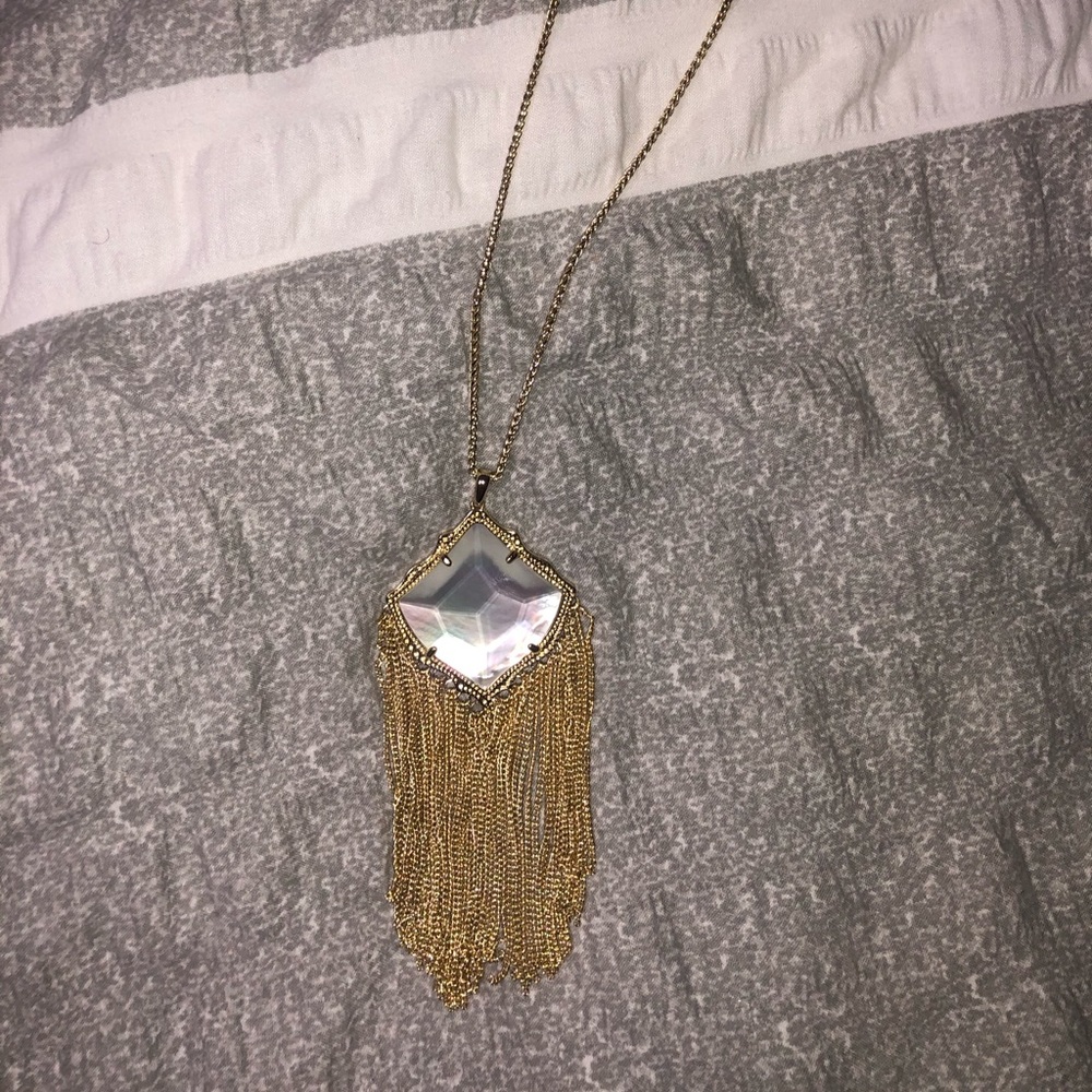 Kendra Scott necklace